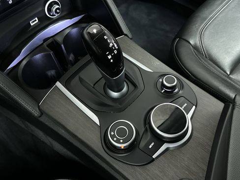 Used 2018 Alfa Romeo Stelvio Ti image 21
