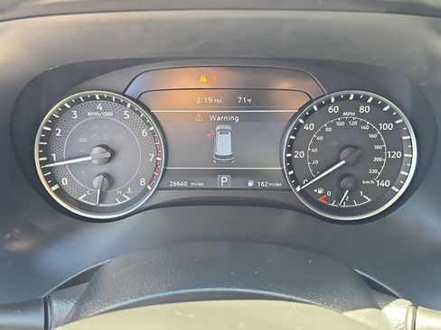 Used 2024 Nissan Armada SL w/ Captain's Chairs Package image 29