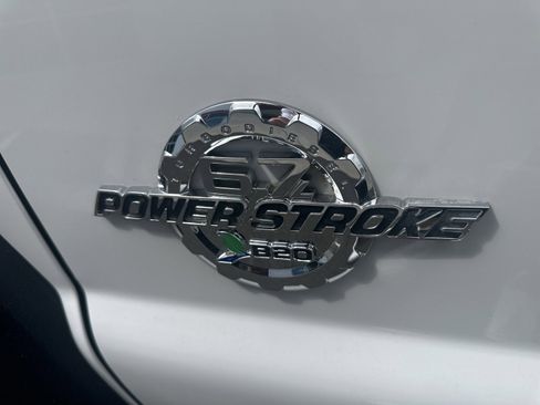 Used 2014 Ford F550 2WD Crew Cab Super Duty image 9