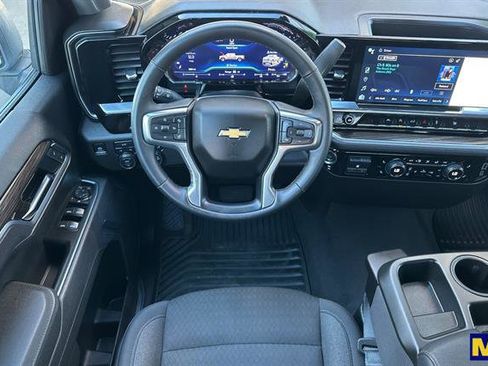 Used 2025 Chevrolet Silverado 1500 LT image 17