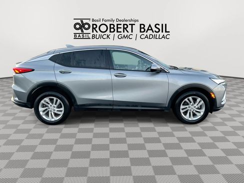 Used 2024 Buick Envista Preferred w/ Convenience I Package FWD image 9