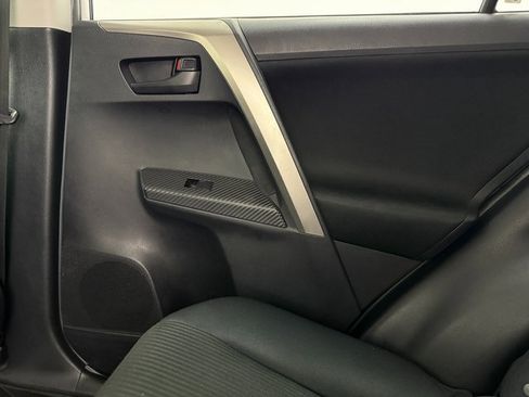 Used 2015 Toyota RAV4 LE image 33