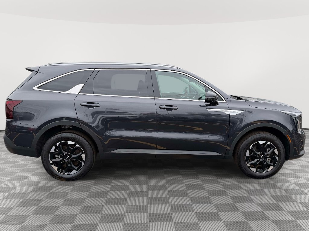 Certified 2026 Kia Sorento S AWD/4WD image 2