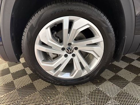 Certified 2021 Volkswagen Atlas SE image 10