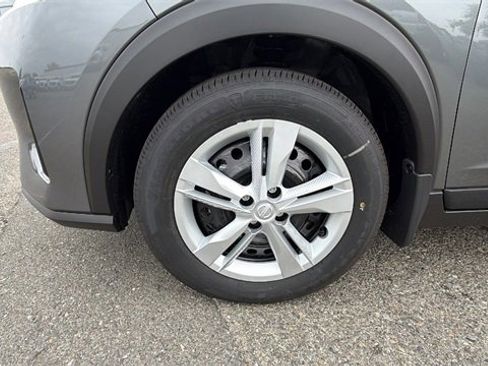 New 2025 Nissan Kicks Play S image 10