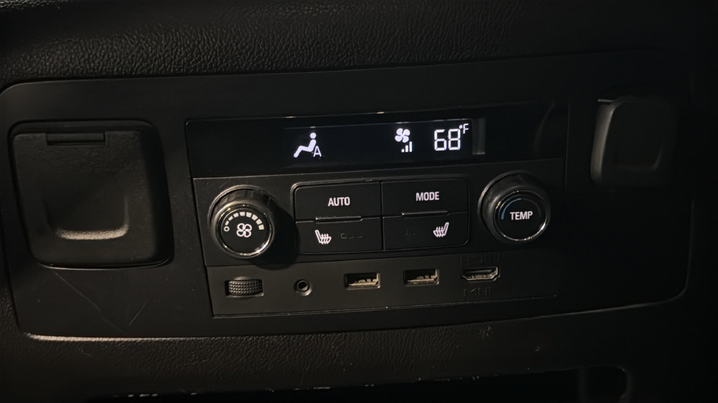 Used 2018 GMC Yukon SLT w/ Open Road Package AWD/4WD image 20