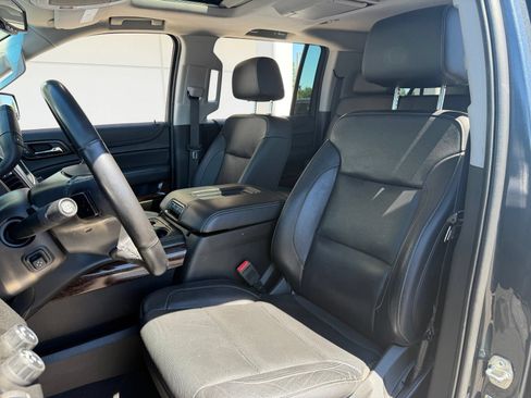 Used 2019 GMC Yukon XL SLT w/ Open Road Package AWD/4WD image 13