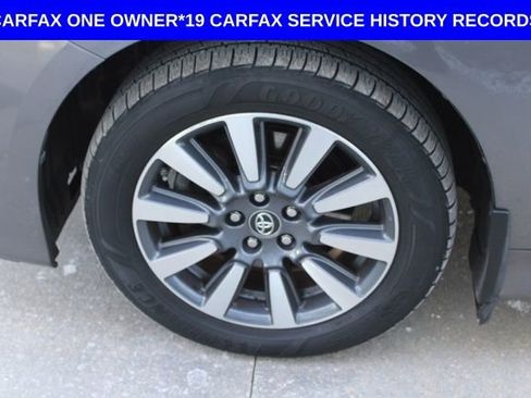 Used 2018 Toyota Sienna XLE w/ XLE Navigation Package image 12