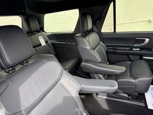 New 2025 Ford Expedition Platinum w/ Stealth Performance Package image 17