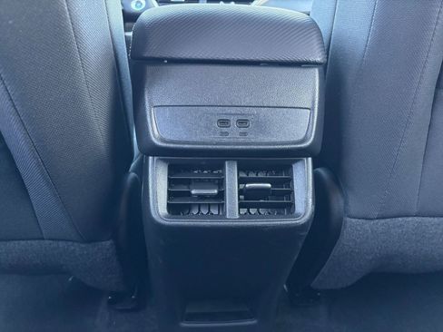 Used 2025 Chevrolet Equinox LT image 23