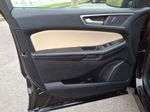 Used 2023 Ford Edge SEL AWD/4WD image 16