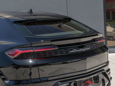 Used 2026 Lamborghini Urus SE AWD/4WD image 46