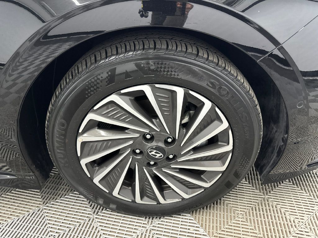 Used 2026 Hyundai Sonata Limited FWD image 14