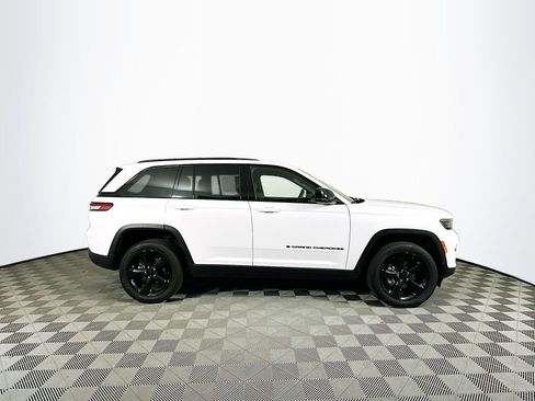 Certified 2023 Jeep Grand Cherokee Altitude image 14