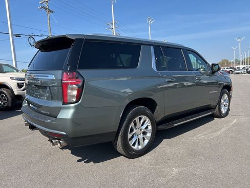 Used 2023 Chevrolet Suburban Premier image 5
