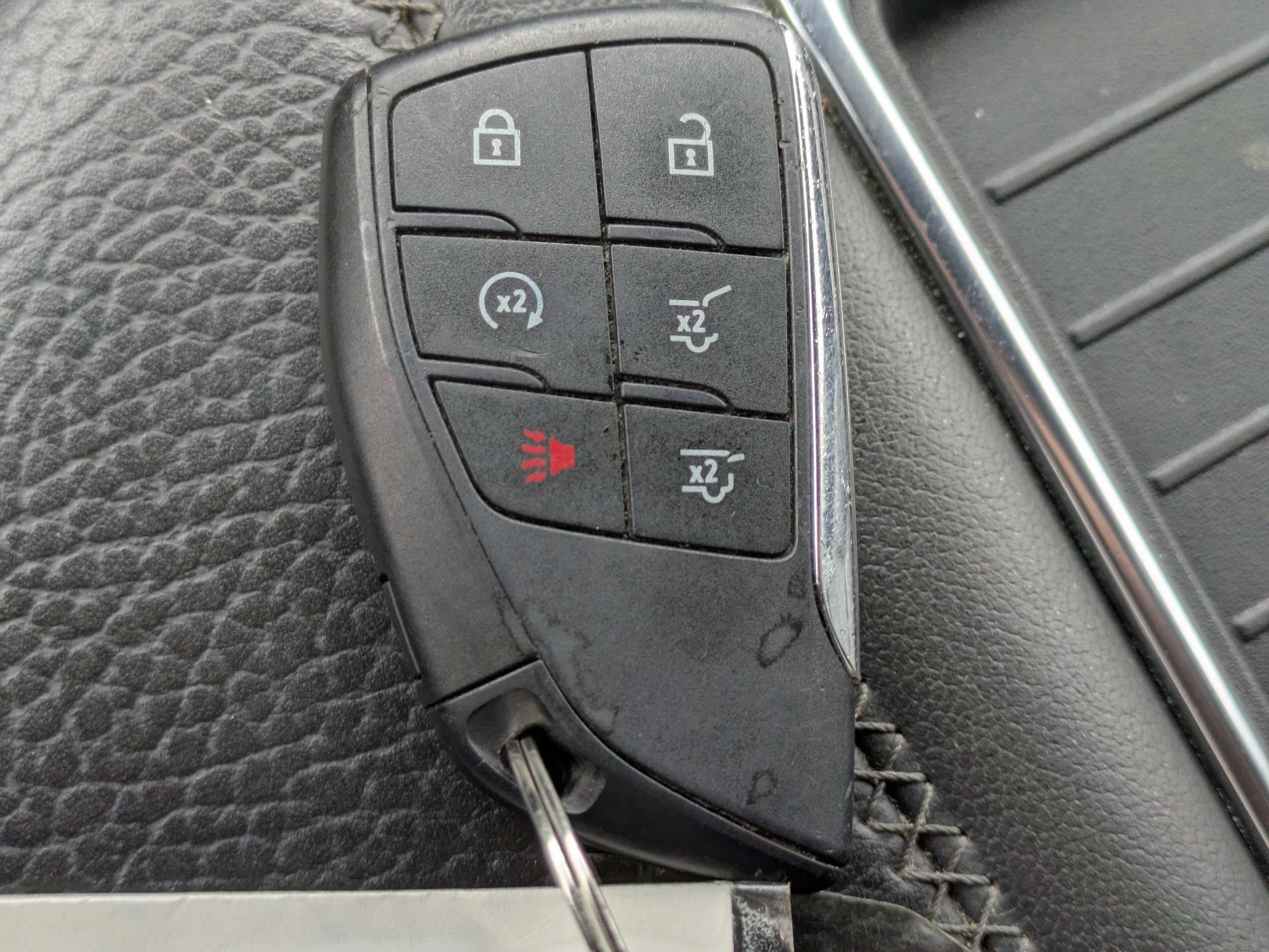 Used 2024 GMC Yukon Denali RWD image 33