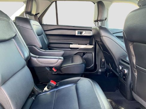 Used 2022 Ford Explorer Limited w/ Equipment Group 301A image 29