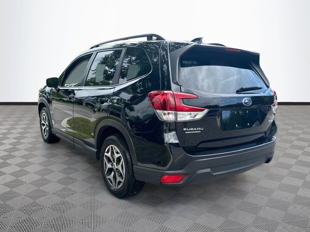 Used 2023 Subaru Forester Premium AWD/4WD image 8
