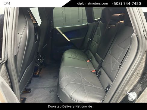 Used 2025 BMW iX xDrive50 w/ Premium Package image 23