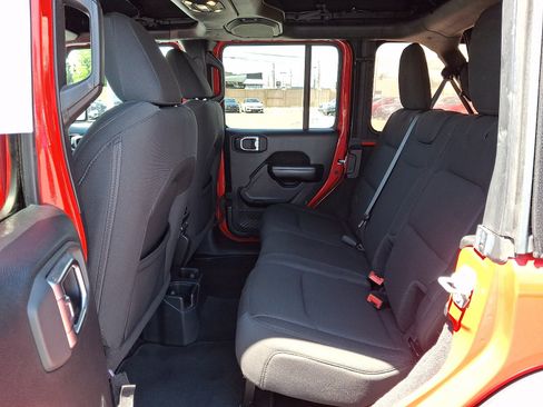 Used 2019 Jeep Wrangler Unlimited Sport S AWD/4WD image 11