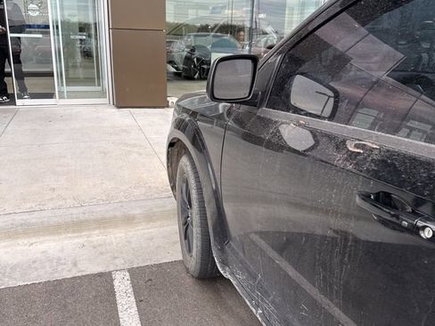 Used 2019 Dodge Journey SE w/ Blacktop Package image 7