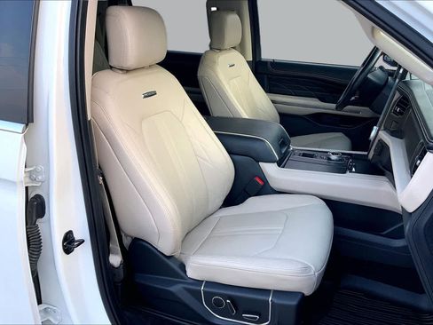 Certified 2023 Ford Expedition Max Platinum RWD image 17