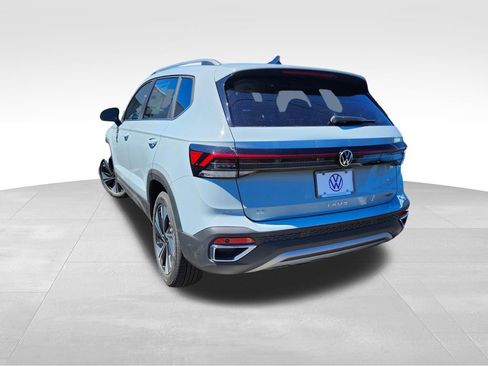 New 2026 Volkswagen Taos SE AWD/4WD image 4