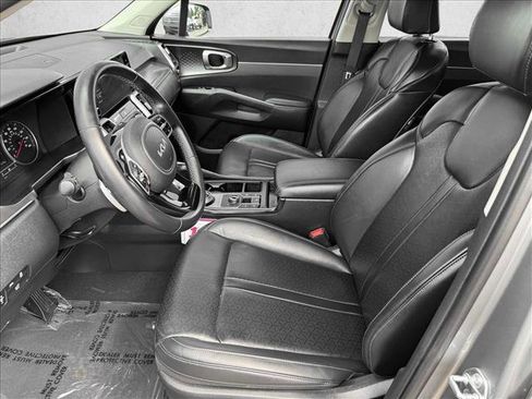 Used 2023 Kia Sorento EX AWD/4WD image 10