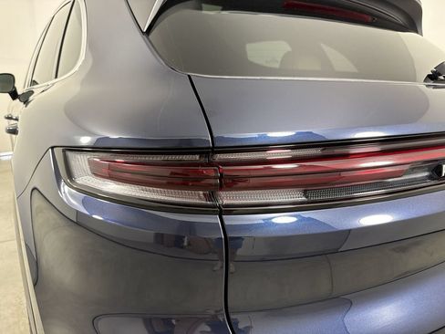 Certified 2026 Porsche Cayenne AWD/4WD image 18