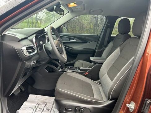 Used 2021 Chevrolet TrailBlazer LT w/ Convenience Package AWD/4WD image 10