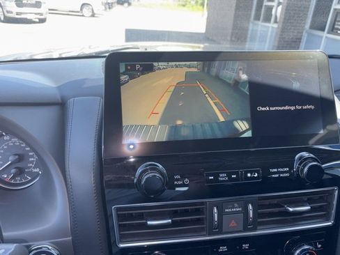 Used 2022 Nissan Armada SV image 21