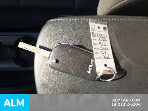 Used 2024 Kia Soul LX w/ Option Group 015 image 18