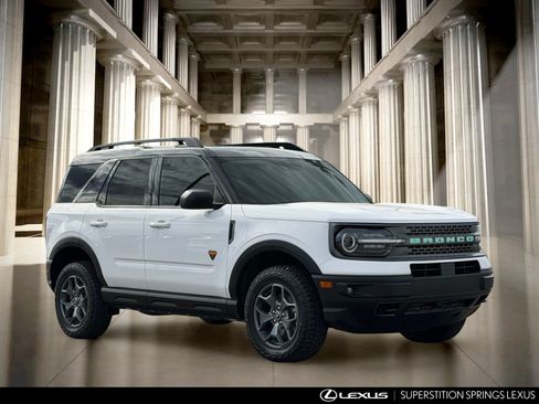 Used 2021 Ford Bronco Sport Badlands w/ Badlands Package AWD/4WD image 2
