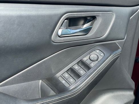 Certified 2025 Nissan Rogue SV AWD/4WD image 15