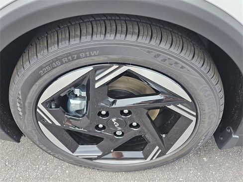 New 2025 Kia K4 EX image 14
