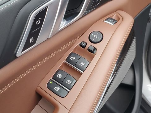 Certified 2026 BMW X5 xDrive40i w/ Climate Comfort Package image 6