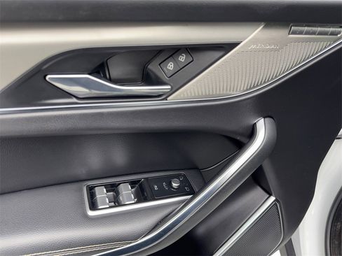 Used 2024 Jaguar F-PACE R-Dynamic S image 30