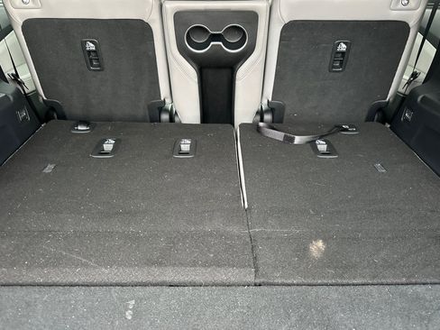 Used 2025 Honda Pilot Touring image 35