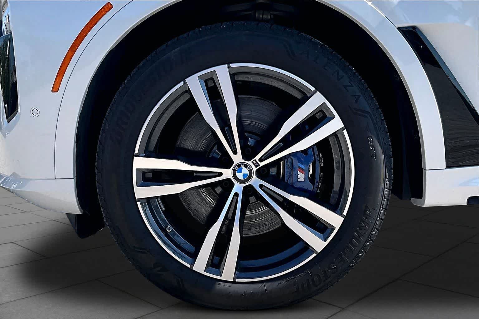 Used 2025 BMW X7 M60i AWD/4WD image 9
