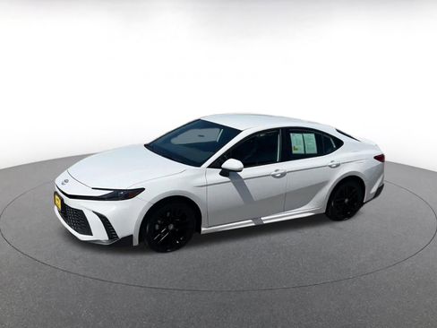 Used 2025 Toyota Camry SE image 8