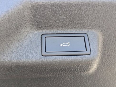 New 2025 Volkswagen ID. Buzz Pro S Plus image 14