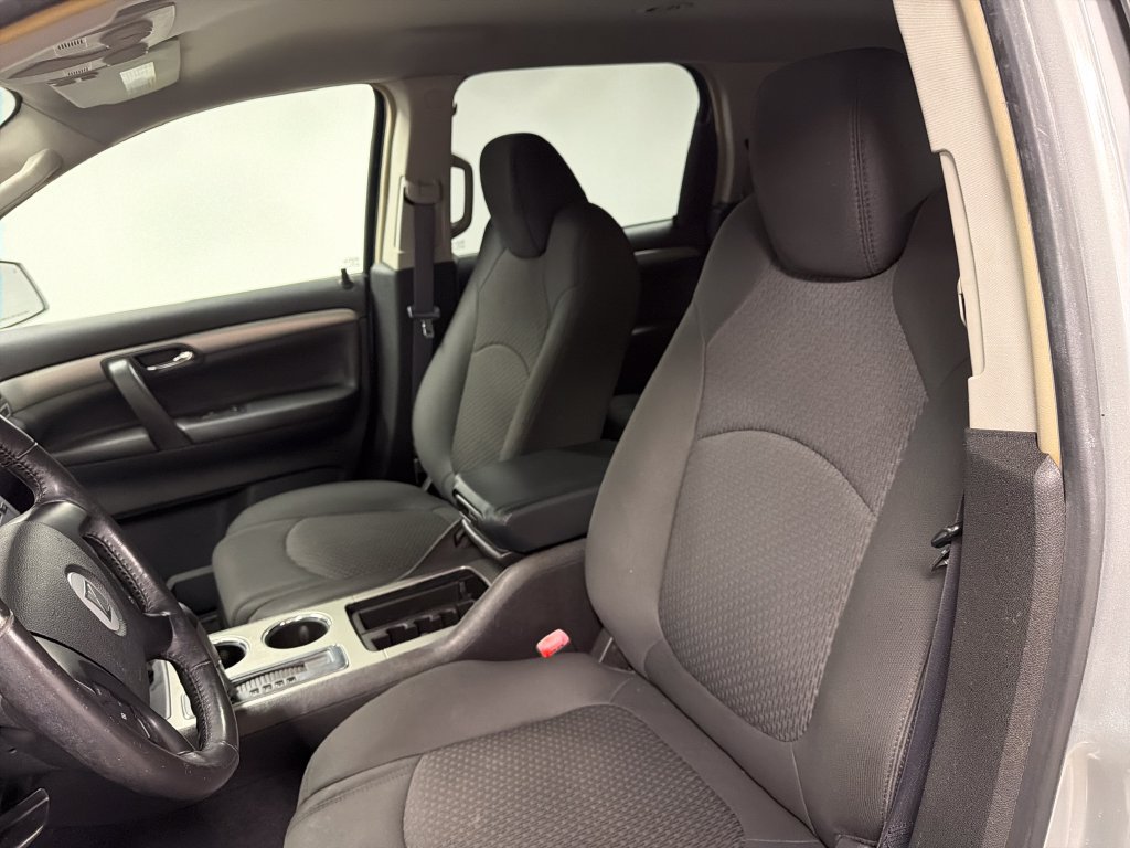 Used 2009 Saturn Outlook XE w/ Convenience Package FWD image 23