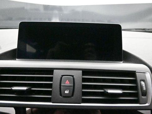 Used 2017 BMW M2 image 40