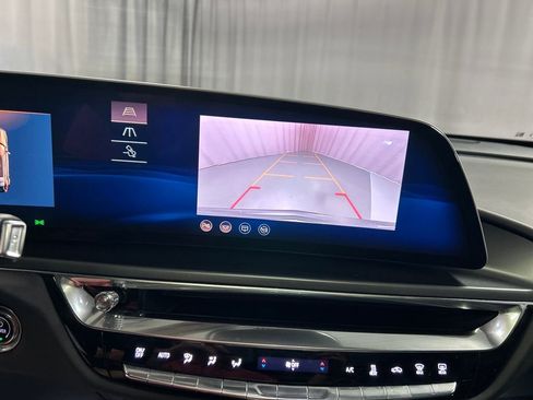 Used 2024 Cadillac Lyriq Tech AWD/4WD image 18