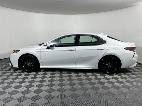 Used 2023 Toyota Camry XSE image 8