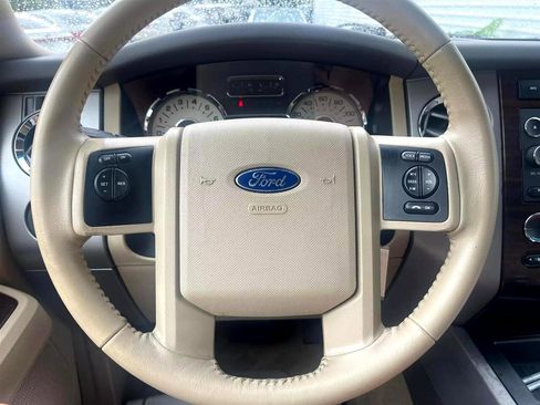 Used 2012 Ford Expedition XLT image 22