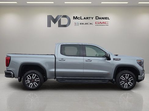 Certified 2024 GMC Sierra 1500 AT4 w/ Technology Package AWD/4WD image 15