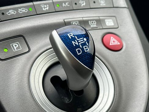 Used 2015 Toyota Prius Three image 31