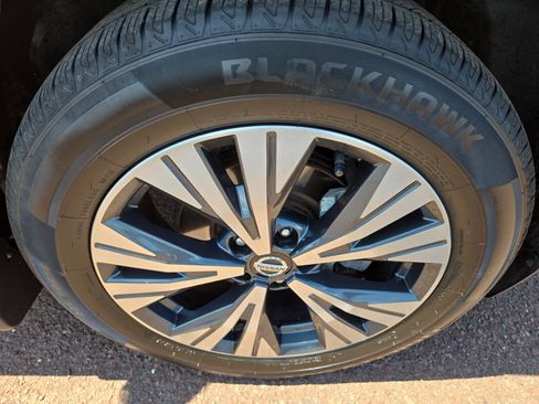 Used 2021 Nissan Rogue SV w/ Premium Package AWD/4WD image 9