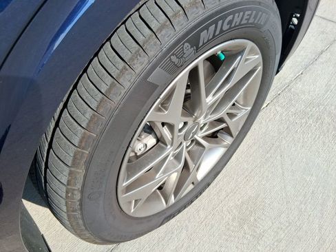 Certified 2025 Genesis GV70 2.5T image 21